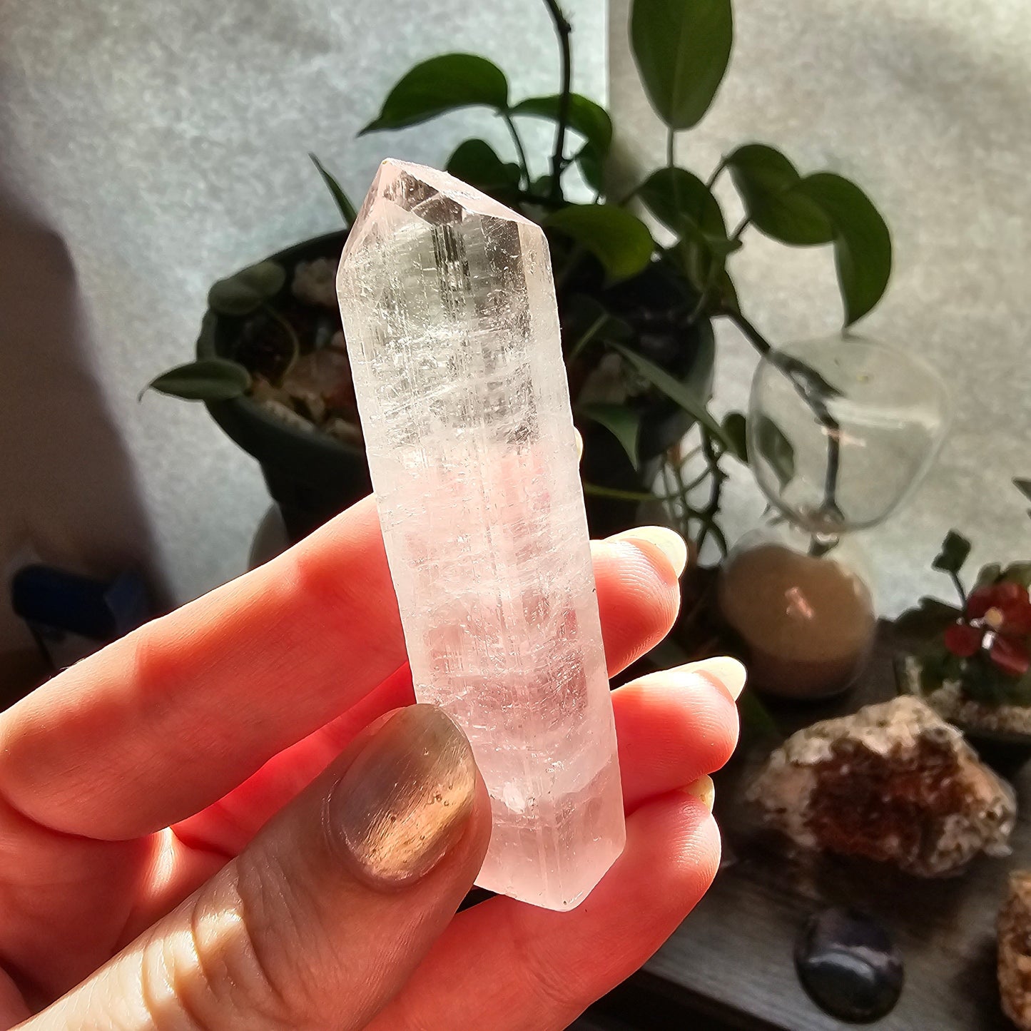 Kunzite Crystal 'Tower', Raw Light Pink Spudomene