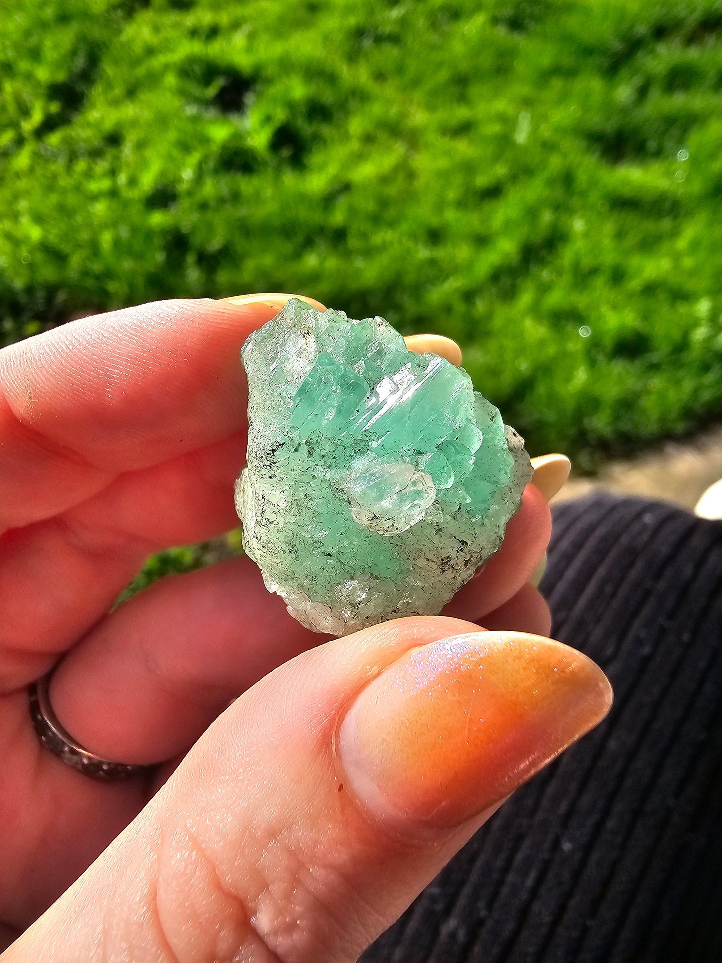 16g Emerald Crystal, Columbia, Muzo Mine, Ethical Direct Sourcing, Raw Rare Minerals, Collection Specimen, Green Emerald Beryl Gemstone