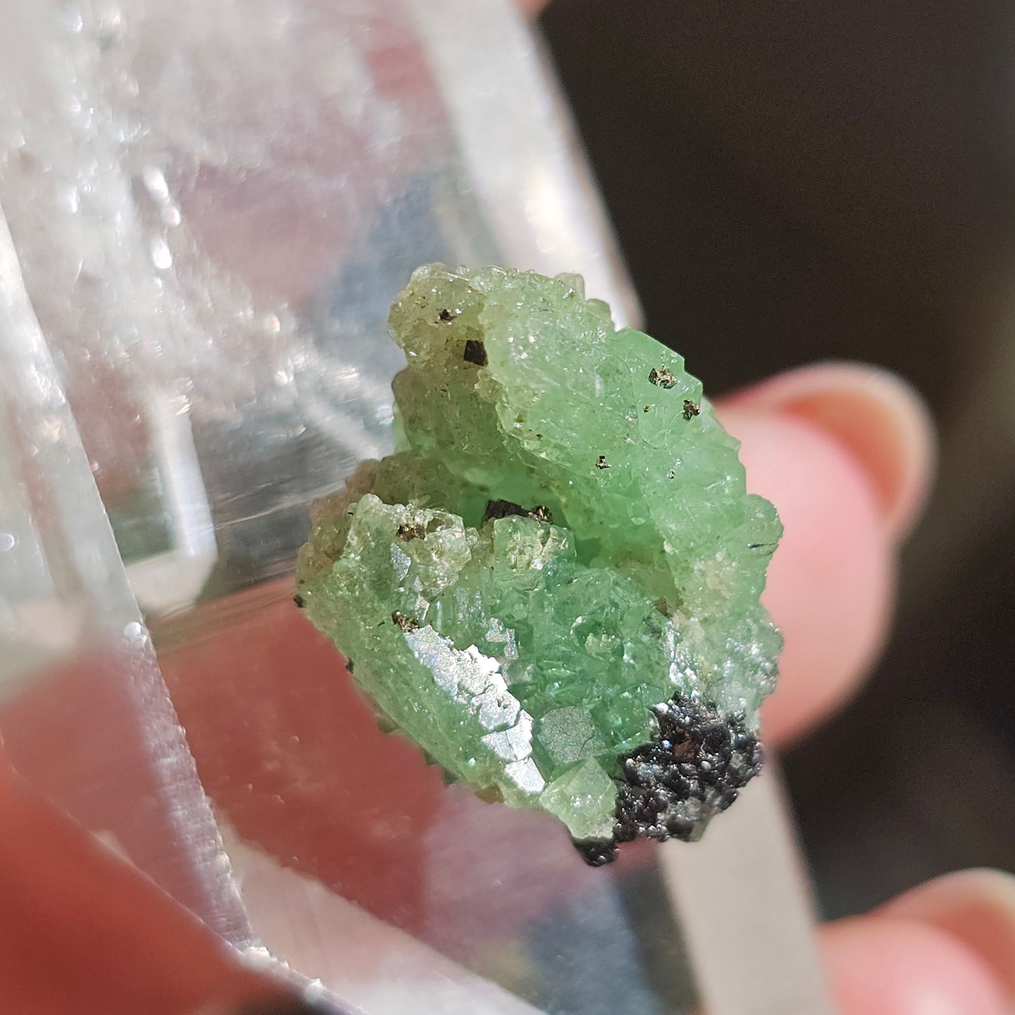 Lightning Bolt Tsavorite Garnet 18.8ct, Rare UV Reactive Gemstone with Unique Formation