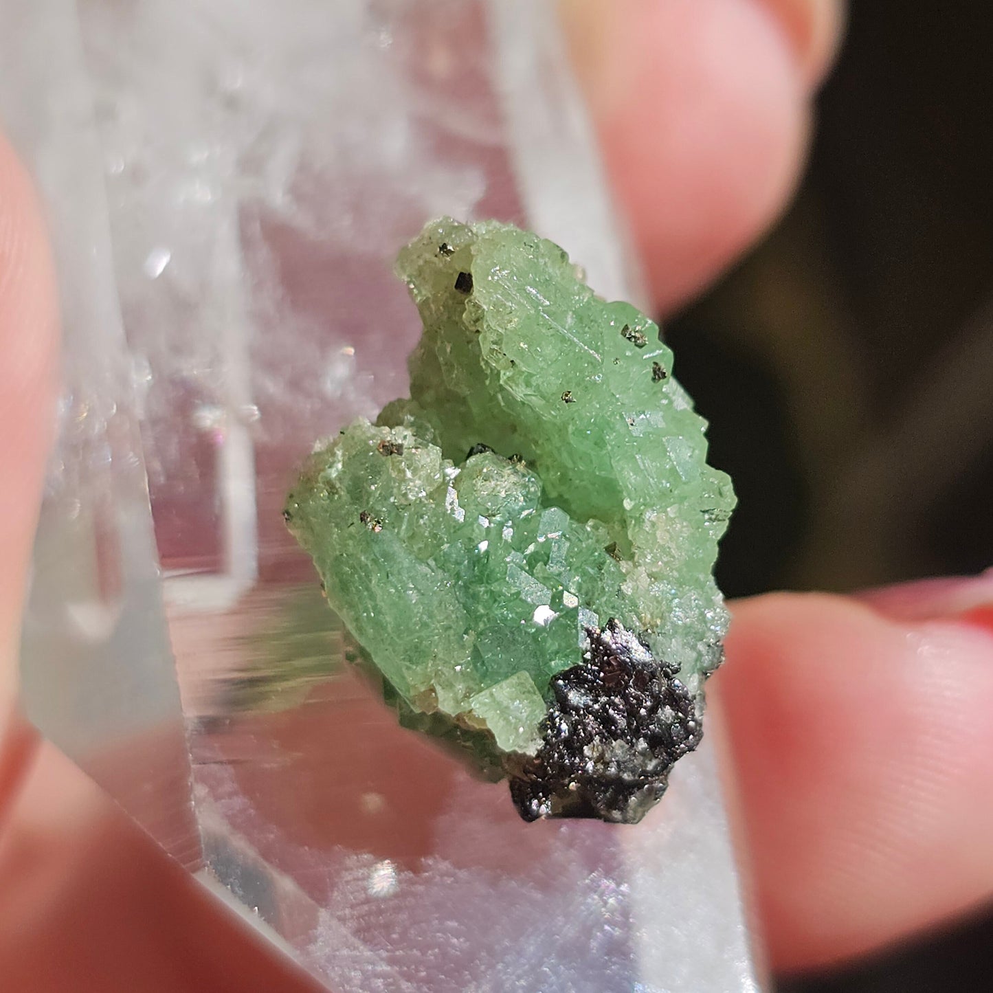 Lightning Bolt Tsavorite Garnet 18.8ct, Rare UV Reactive Gemstone with Unique Formation