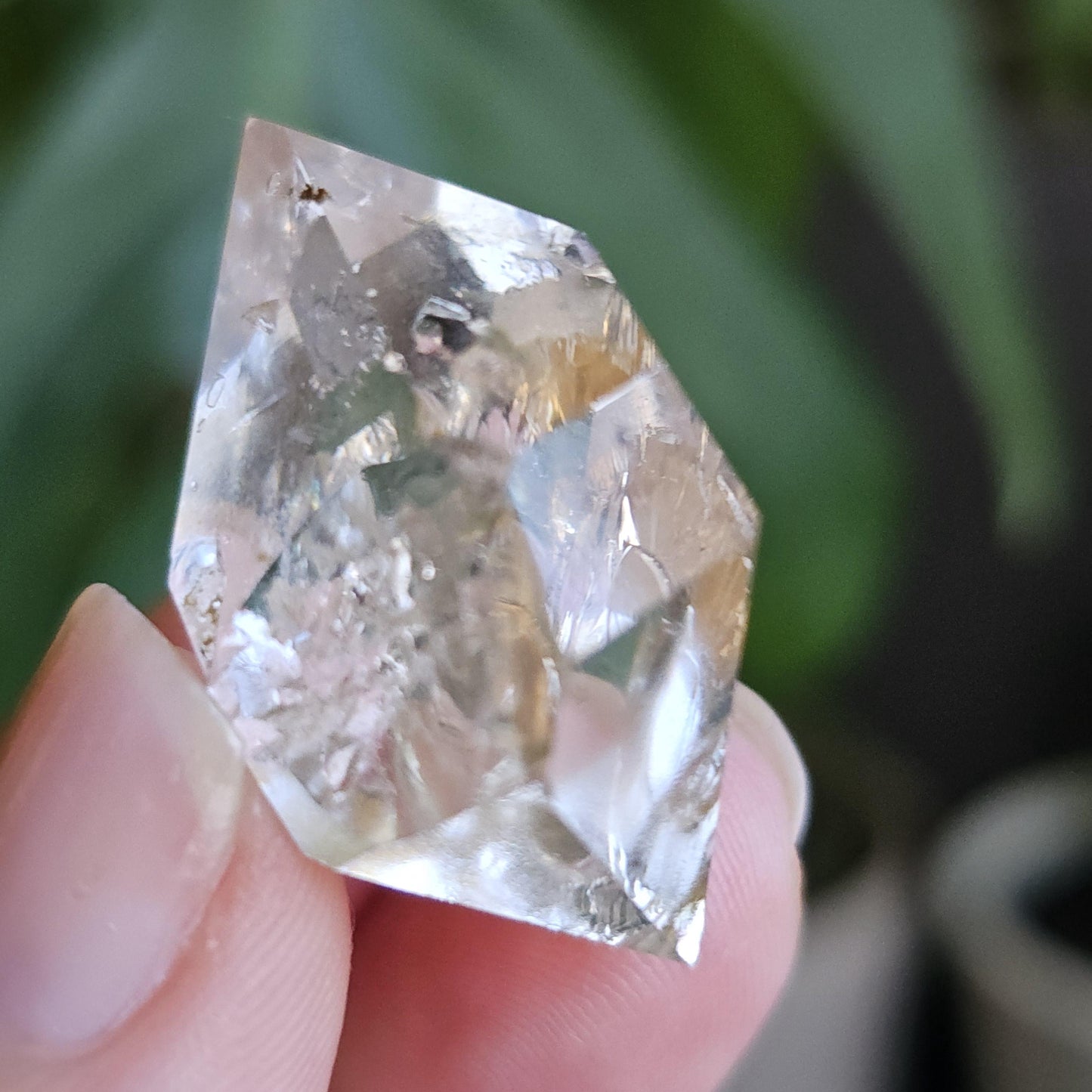 Herkimer Diamond Quartz, Herkimer County New York, USA w Yellow <100