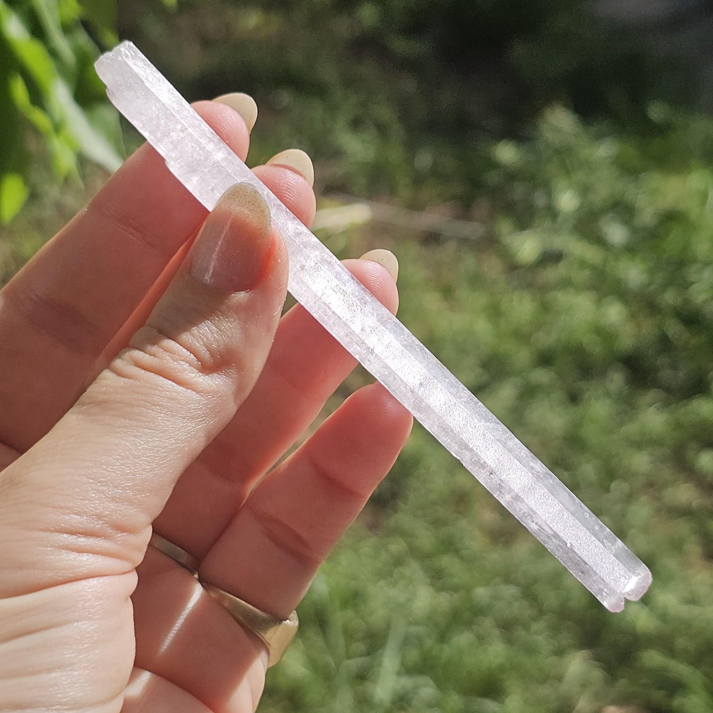 Unique Wand Shaped Spodumene var. Kunzite Crystal with Great Luster, Highly UV Reactive Fluorescent Collector Specimen, Tabby Pencil
