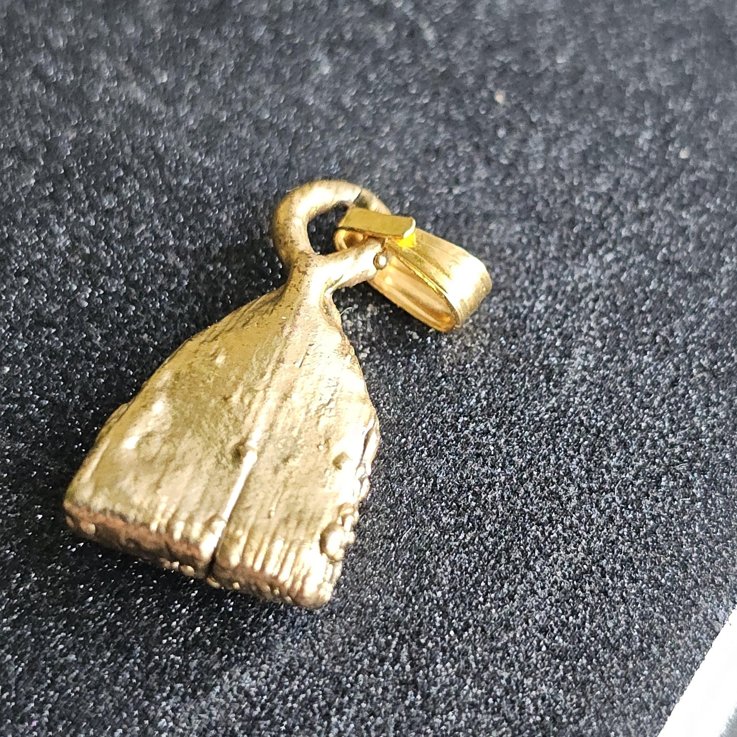 Fire Agate from Mexico in 22kt Electroplated Gold Pendant with Bail