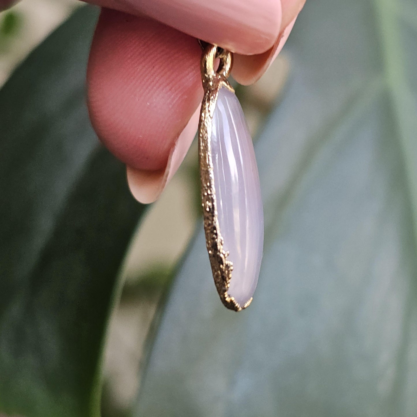 Rare 'Holly Blue' Agate 22kt Gold Electroplated Pendant, High Grade Purple / Periwinkle Chalcedony from Sweet Home, Oregon <100