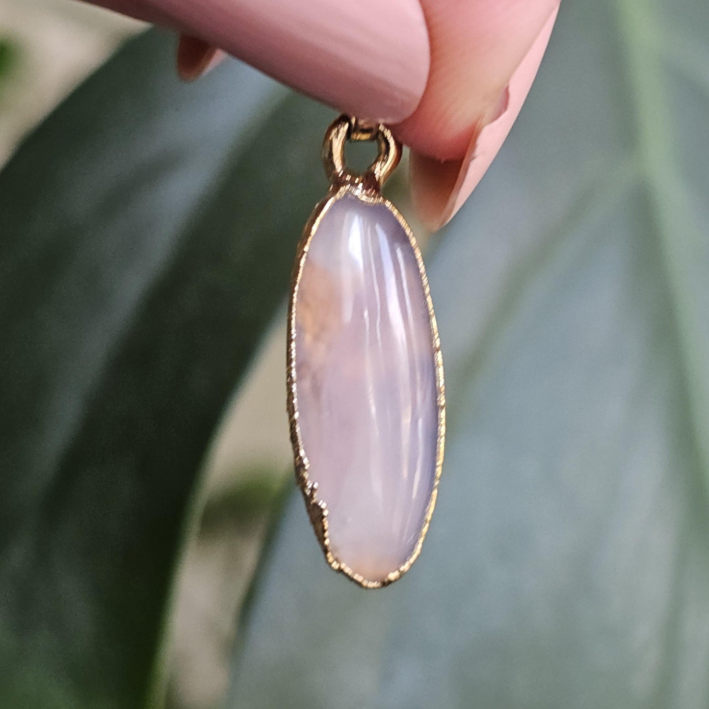 Rare 'Holly Blue' Agate 22kt Gold Electroplated Pendant, High Grade Purple / Periwinkle Chalcedony from Sweet Home, Oregon <100