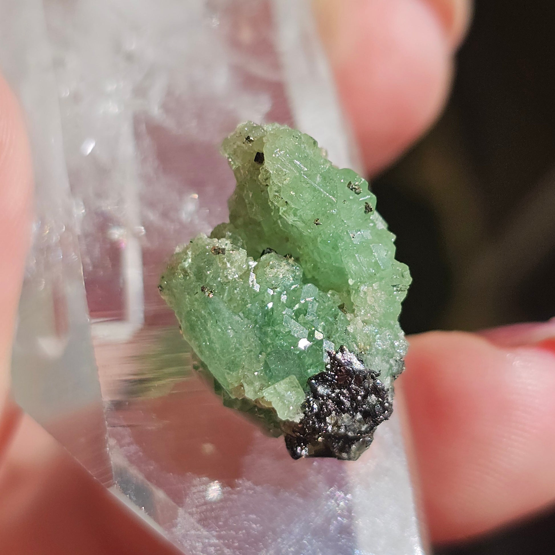 Lightning Bolt Tsavorite Garnet 18.8ct, Rare UV Reactive Gemstone with Unique Formation