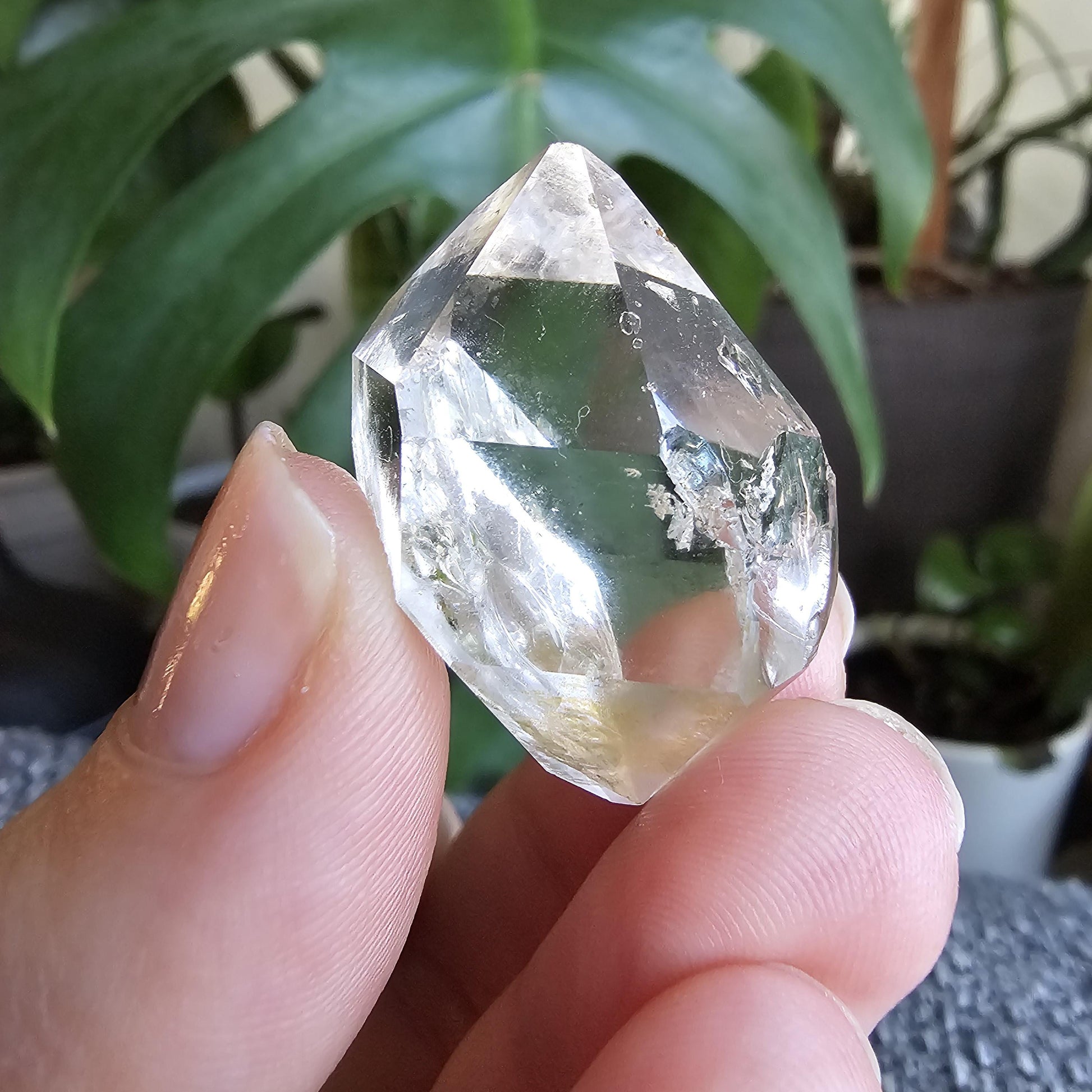 Herkimer Diamond Quartz, Herkimer County New York, USA w Yellow <100