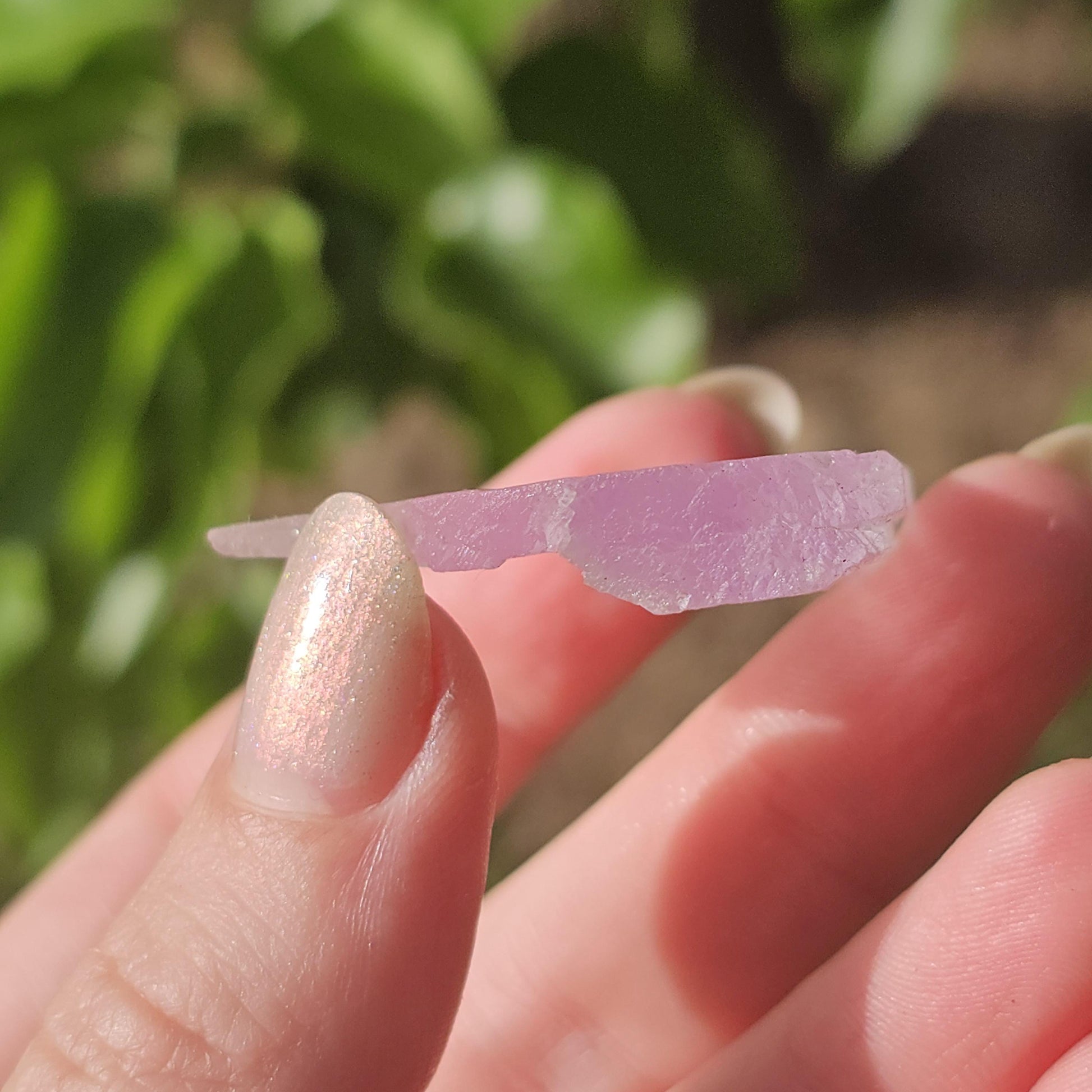 Unique Tabby Spodumene var. Kunzite Crystal w Great Luster, Highly UV Reactive <100