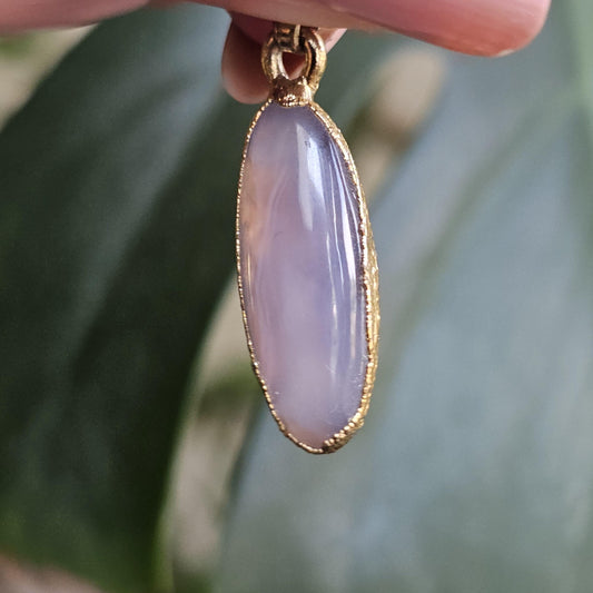 Rare 'Holly Blue' Agate 22kt Gold Electroplated Pendant, High Grade Purple / Periwinkle Chalcedony from Sweet Home, Oregon <100